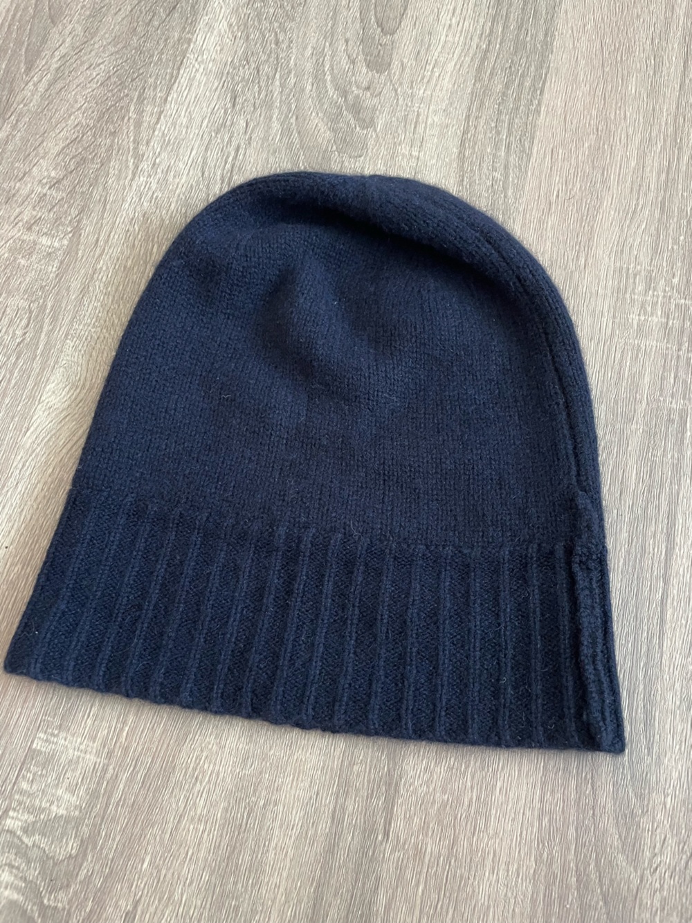 UniQlo 100% Cashmere Grey Toque. Adult O/S